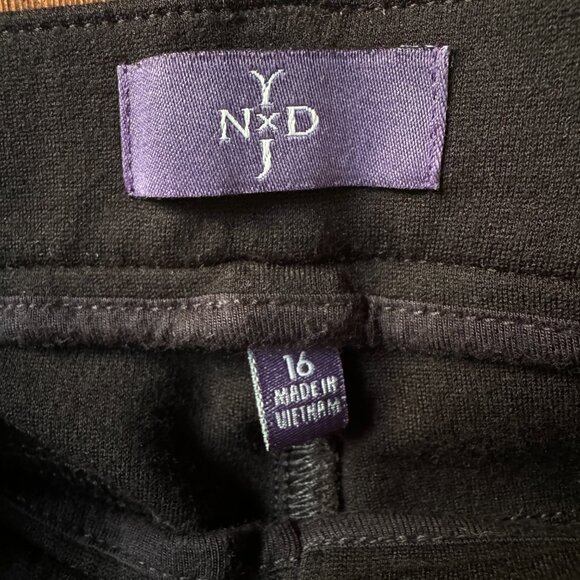 NWOT NYDJ Bold Black Ponte Knit Straight Leg Stretch Trouser in Women's 16 - Picture 3 of 10